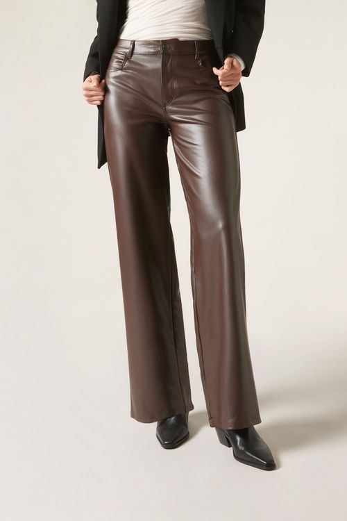 Calça Pantalona Efeito Couro - Marrom